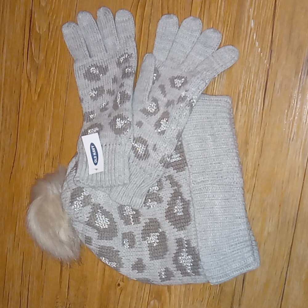 Nwt -Old Navy Winter Stocking Hat and Gloves